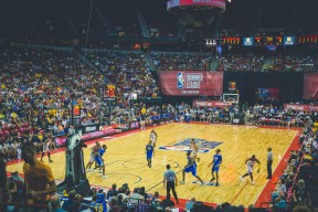 足球俱乐部转型战略聚焦青训和社区合作，足球俱乐部的经营模式