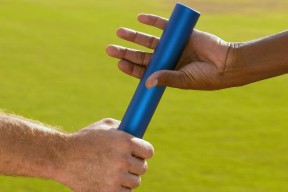 俱乐部与广告商合作推出主题活动 提升品牌影响力，俱乐部的广告语