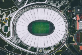 中国足球跨界合作与品牌营销新策略，中国足球赞助商排行榜