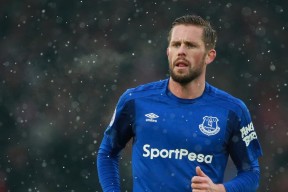 冠军球队球迷自发庆祝活动秩序良好获赞，球队获得冠军的祝贺词