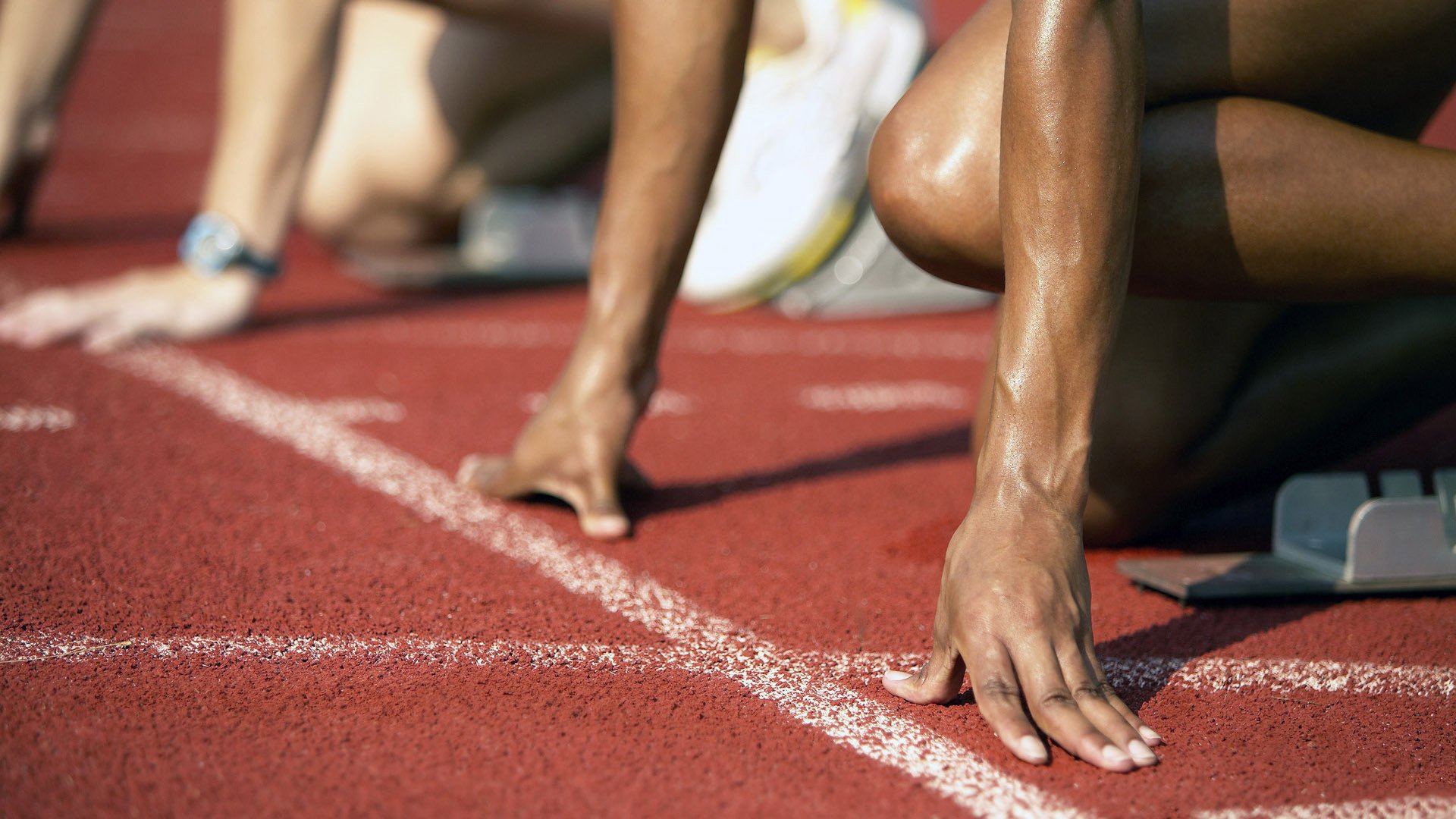 帮哥哥前妻借款担保，200万资金被银行扣押，担保人命运沉浮，亲哥让我帮他担保贷款